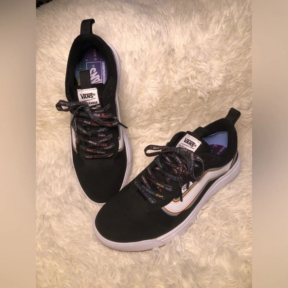 Vans Black/Pride Sneakers w/ White Stripe & Rainbow Trim Men’s 9 Women’s 10.5 🌈